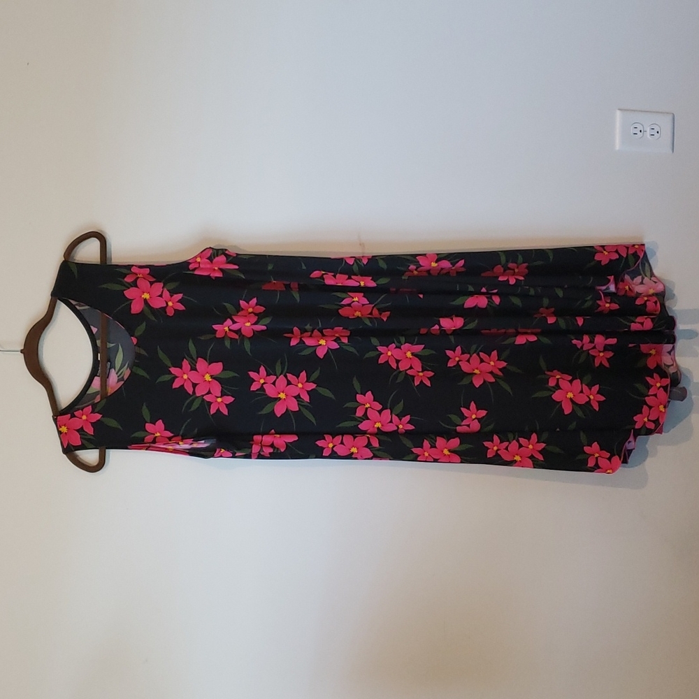 Aloha Fashion. Hawaiian Fashion MuMu. One Size. Hawaiian flower design.
